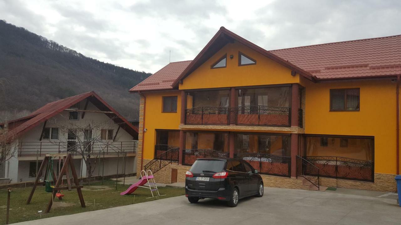 Casa Dodoc Hotel Caciulata Eksteriør billede